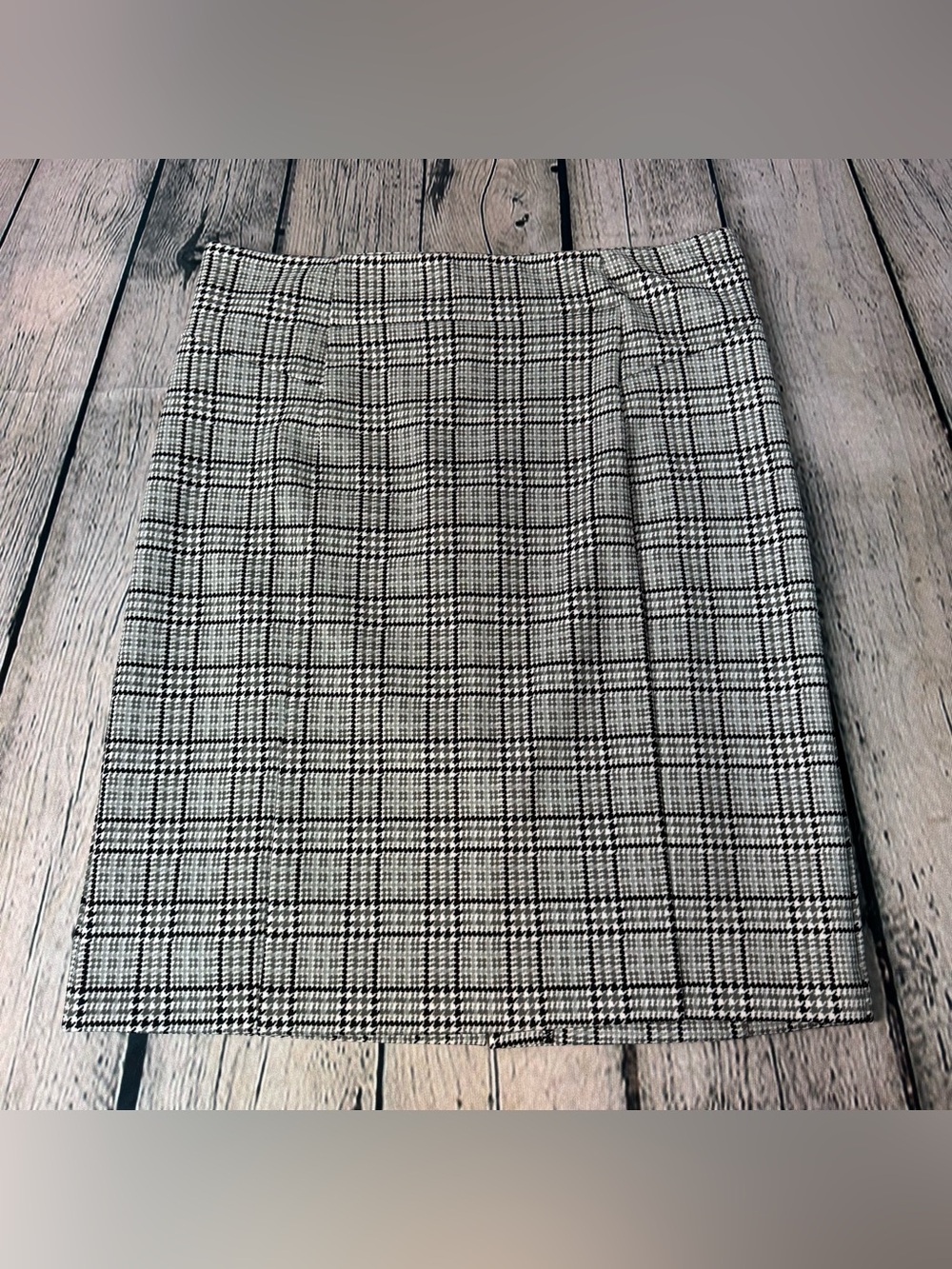 Michael Kors Black, Gray, and White Glen Plaid Straight Pencil Skirt Size S
